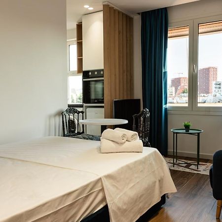 Cozy And Chic Studio Apartment Тирана Экстерьер фото